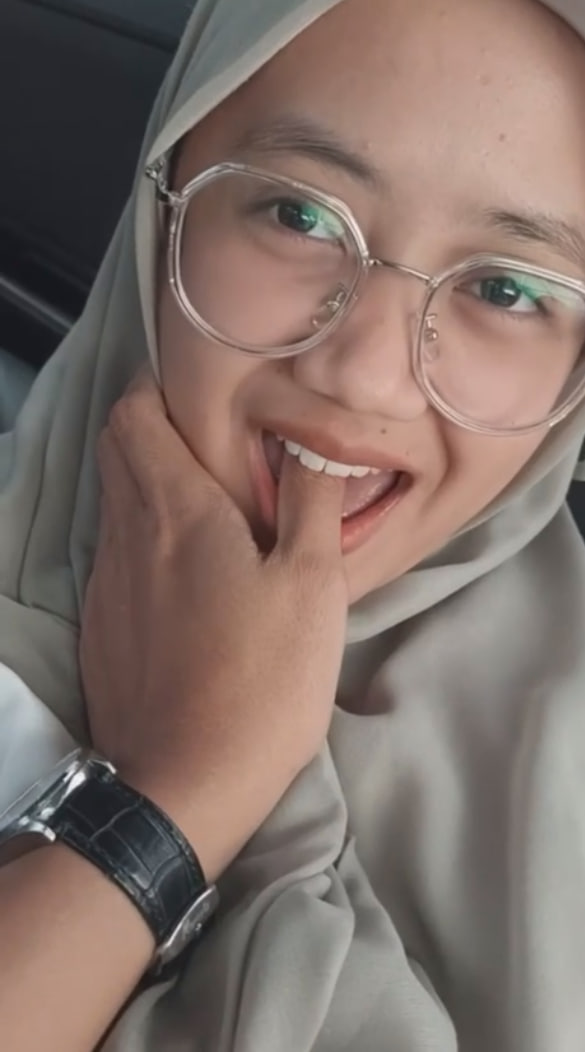 AINA SYAHIRAH