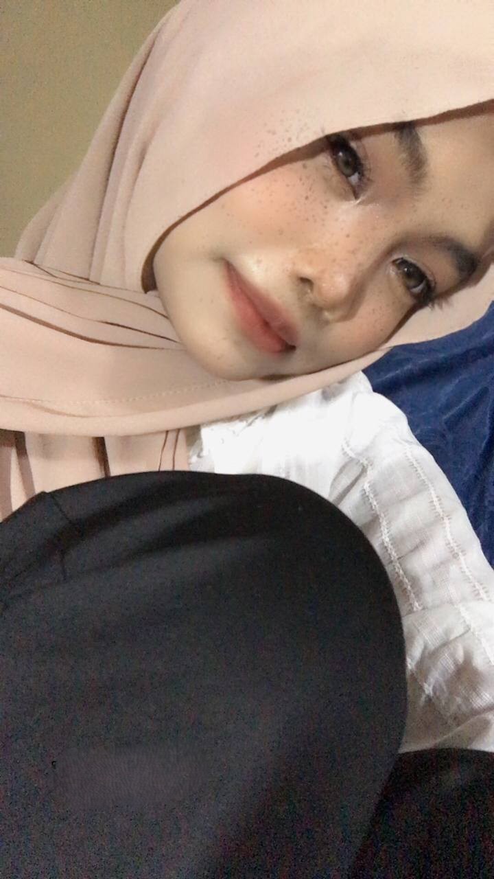 FARAH AZMI