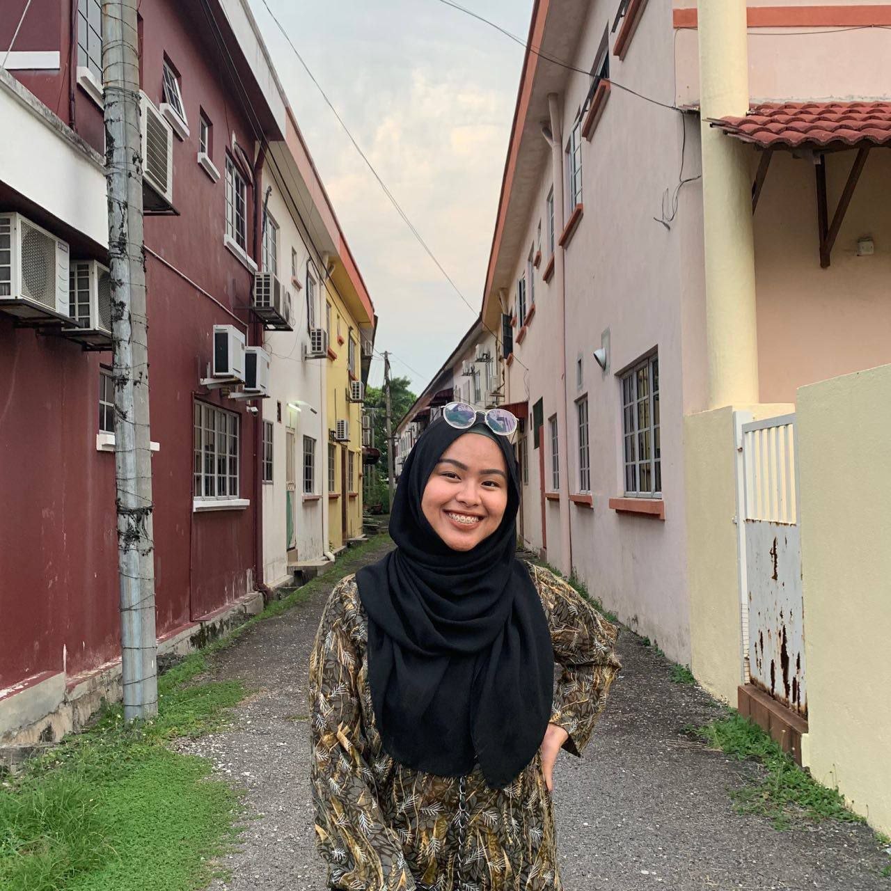 AWEK MALAY