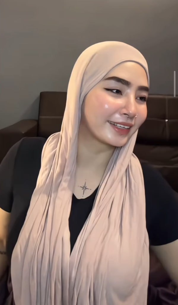 BLACKMARRIA MARRIASYAQIRRAH